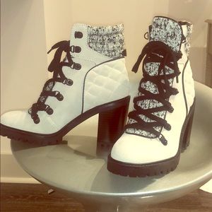 Guess winter boots size 7 never worn